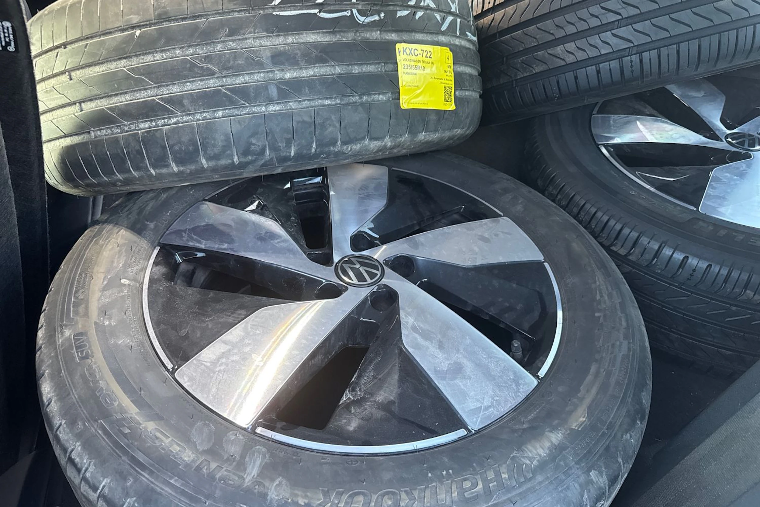 Vihreä Volkswagen Tiguan 2025 kuva 6.