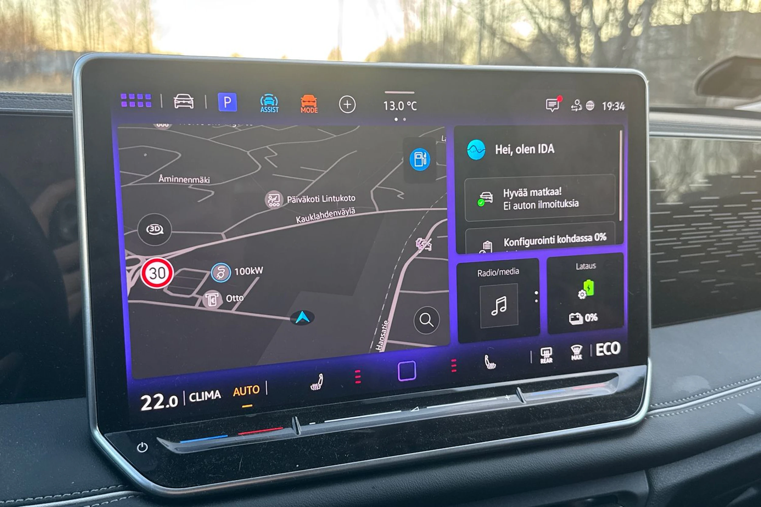 Vihreä Volkswagen Tiguan 2025 kuva 8.