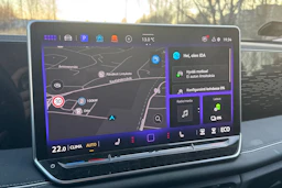 Vihreä Volkswagen Tiguan 2025 kuva 8.