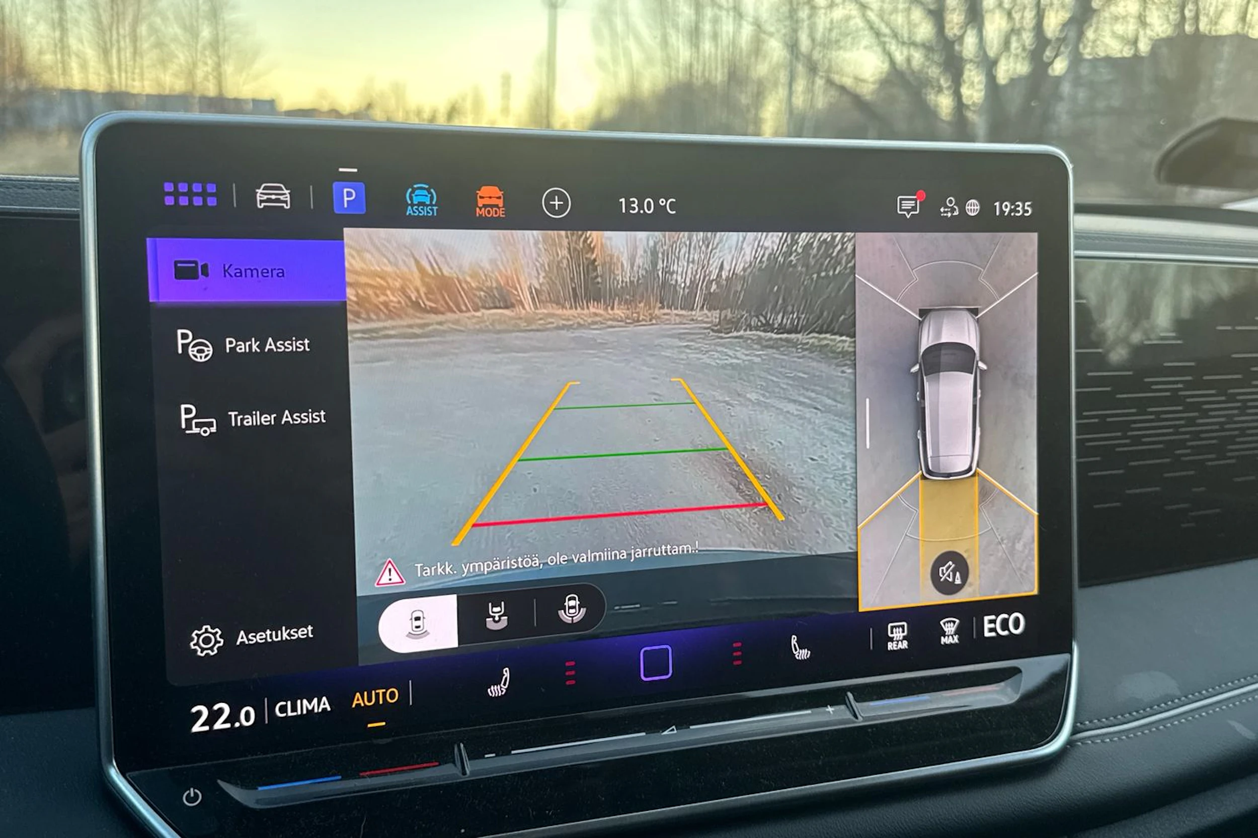 Vihreä Volkswagen Tiguan 2025 kuva 9.