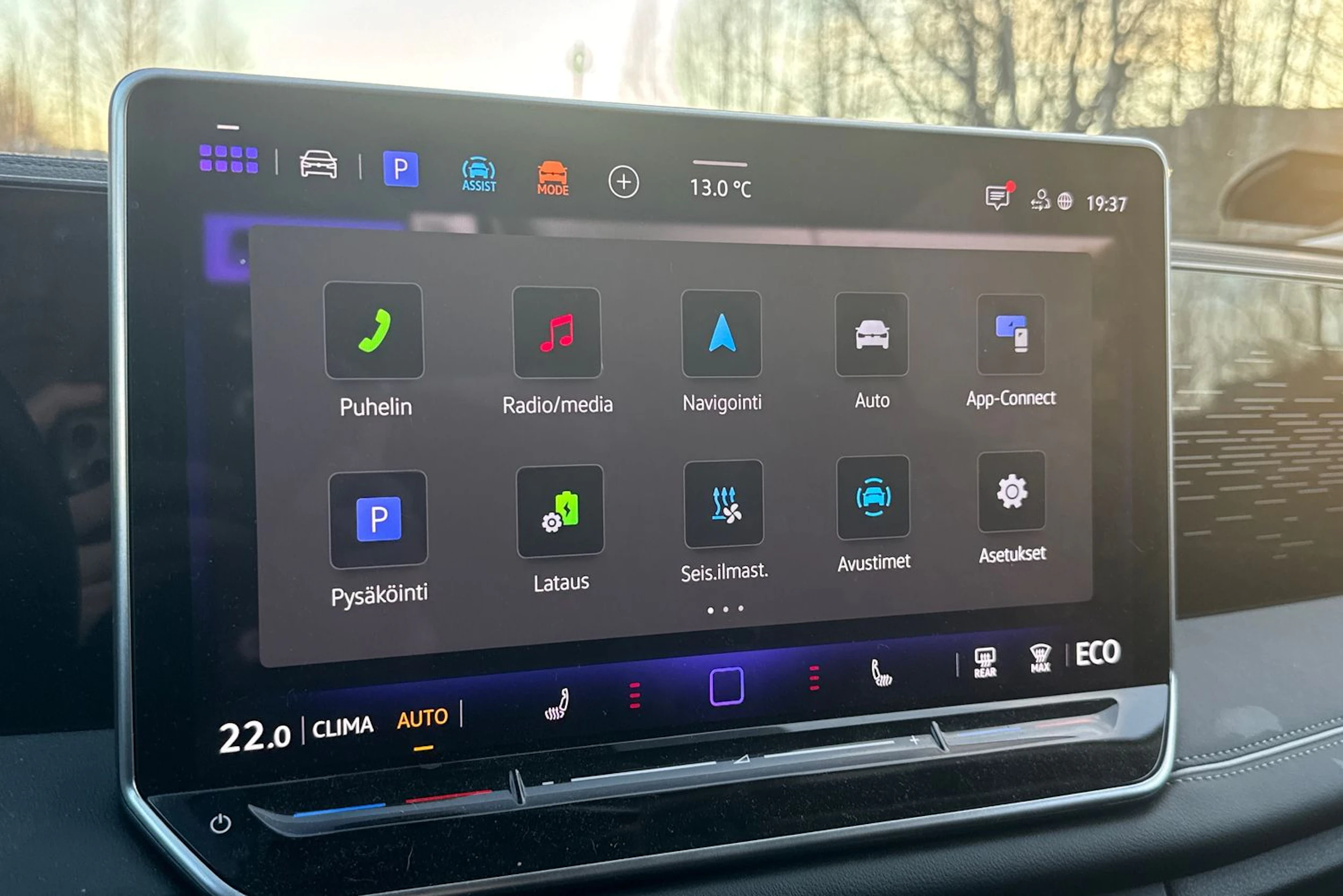 Vihreä Volkswagen Tiguan 2025 kuva 15.