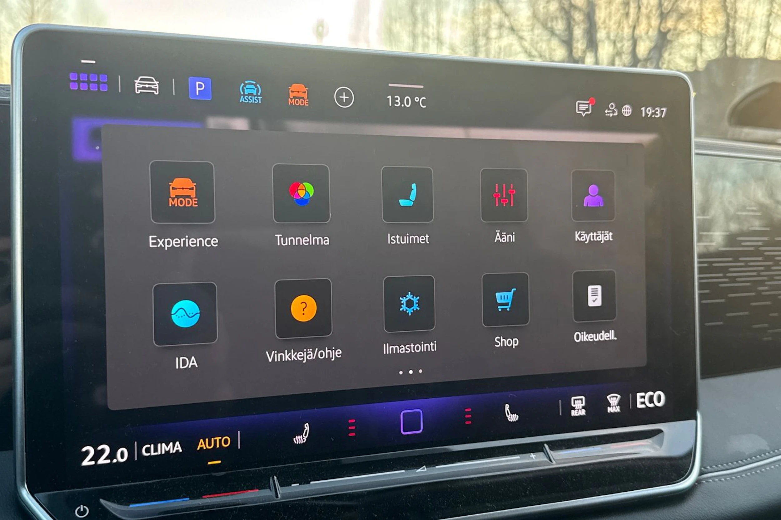 Vihreä Volkswagen Tiguan 2025 kuva 16.