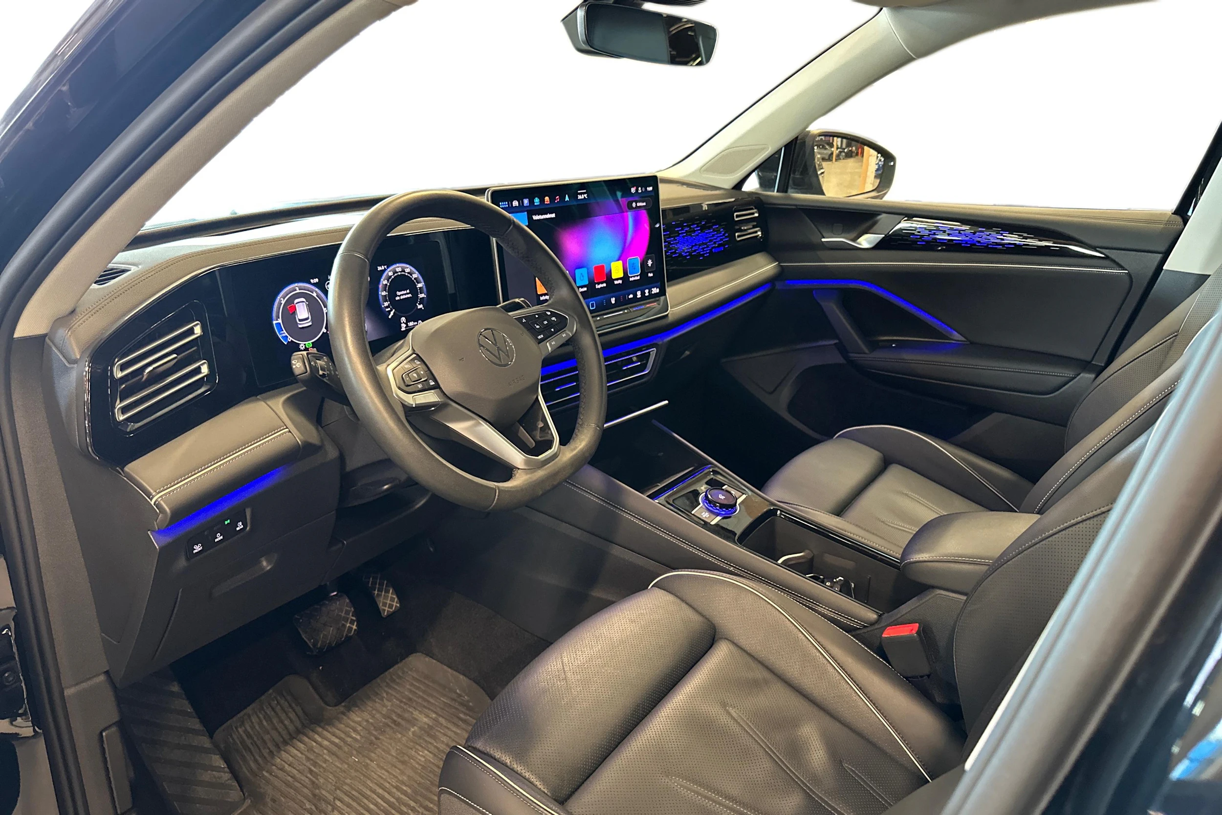 Musta Volkswagen Tiguan 2025 kuva 3.