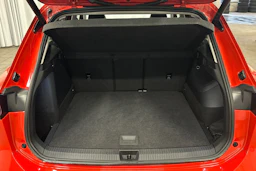 Oranssi Volkswagen Tiguan 2025 kuva 11.