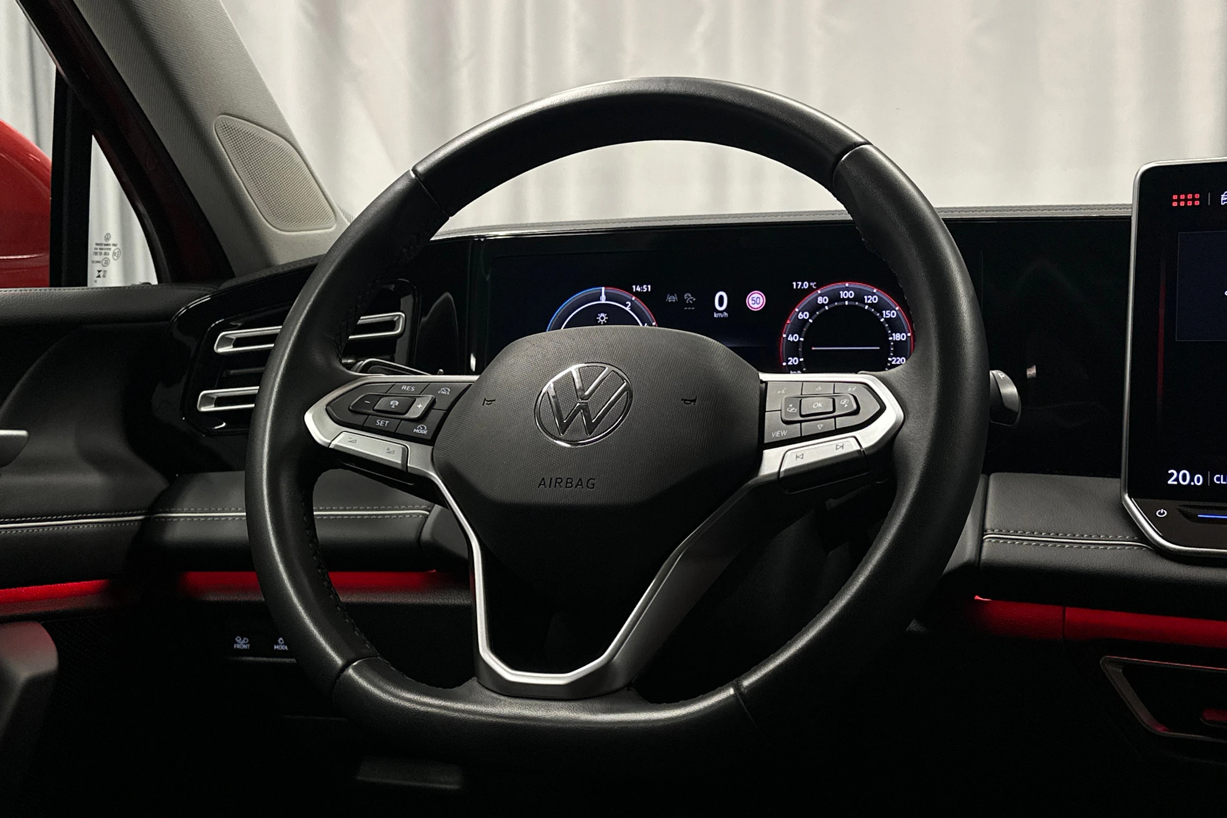 Oranssi Volkswagen Tiguan 2025 kuva 16.