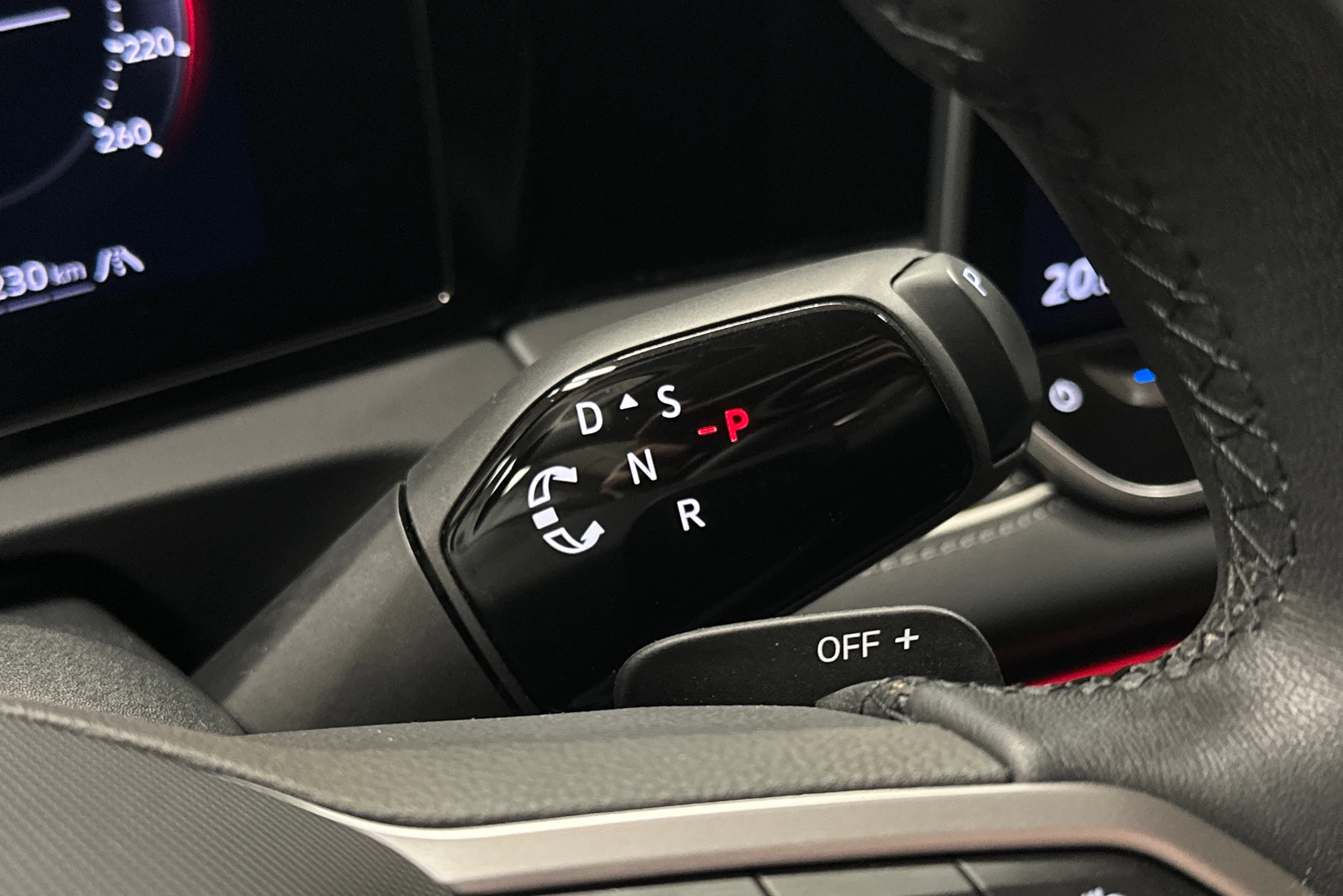 Oranssi Volkswagen Tiguan 2025 kuva 19.