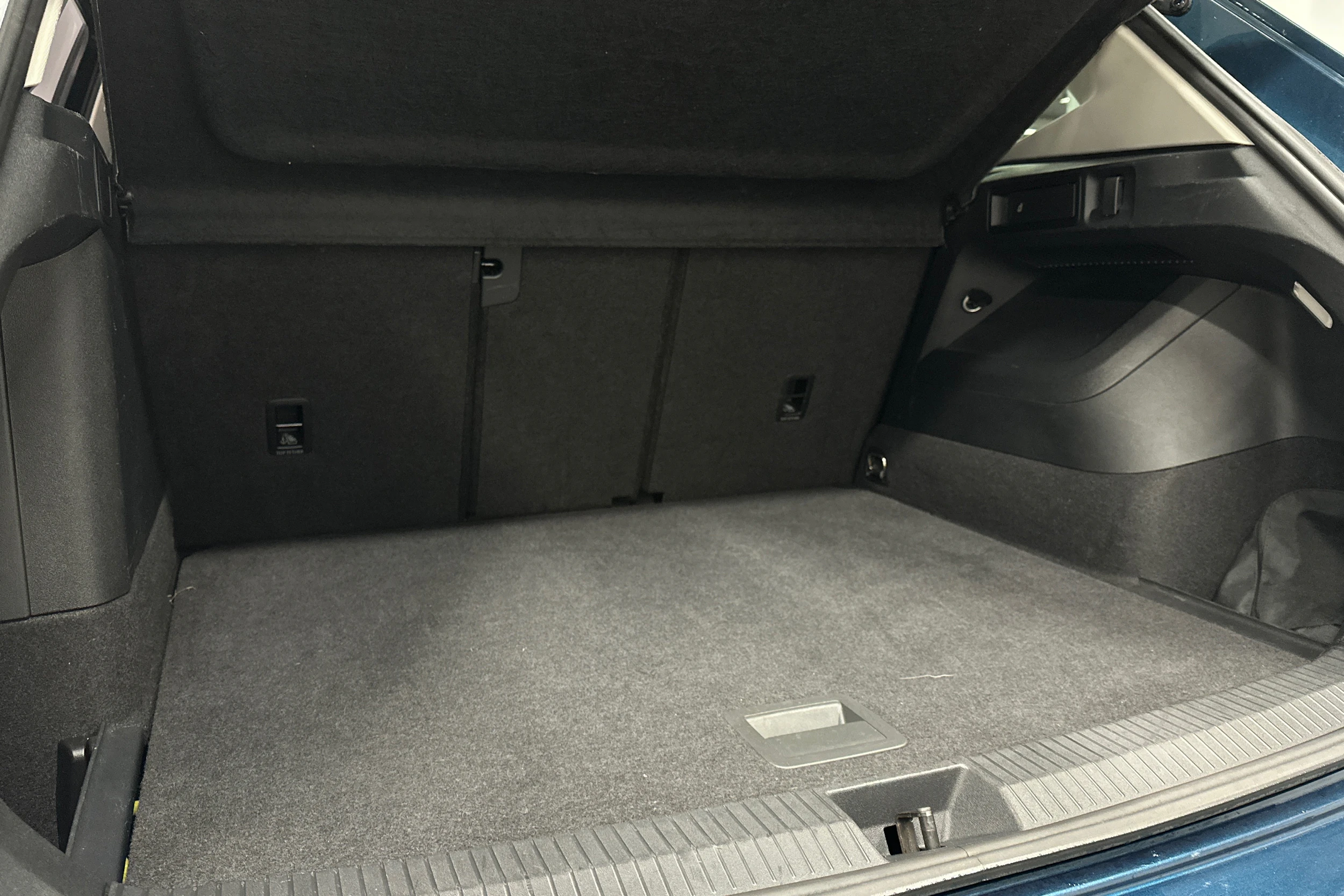 sininen Volkswagen Tiguan 2025 kuva 15.