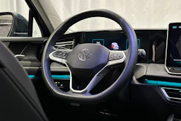 sininen Volkswagen Tiguan 2025 kuva 20.