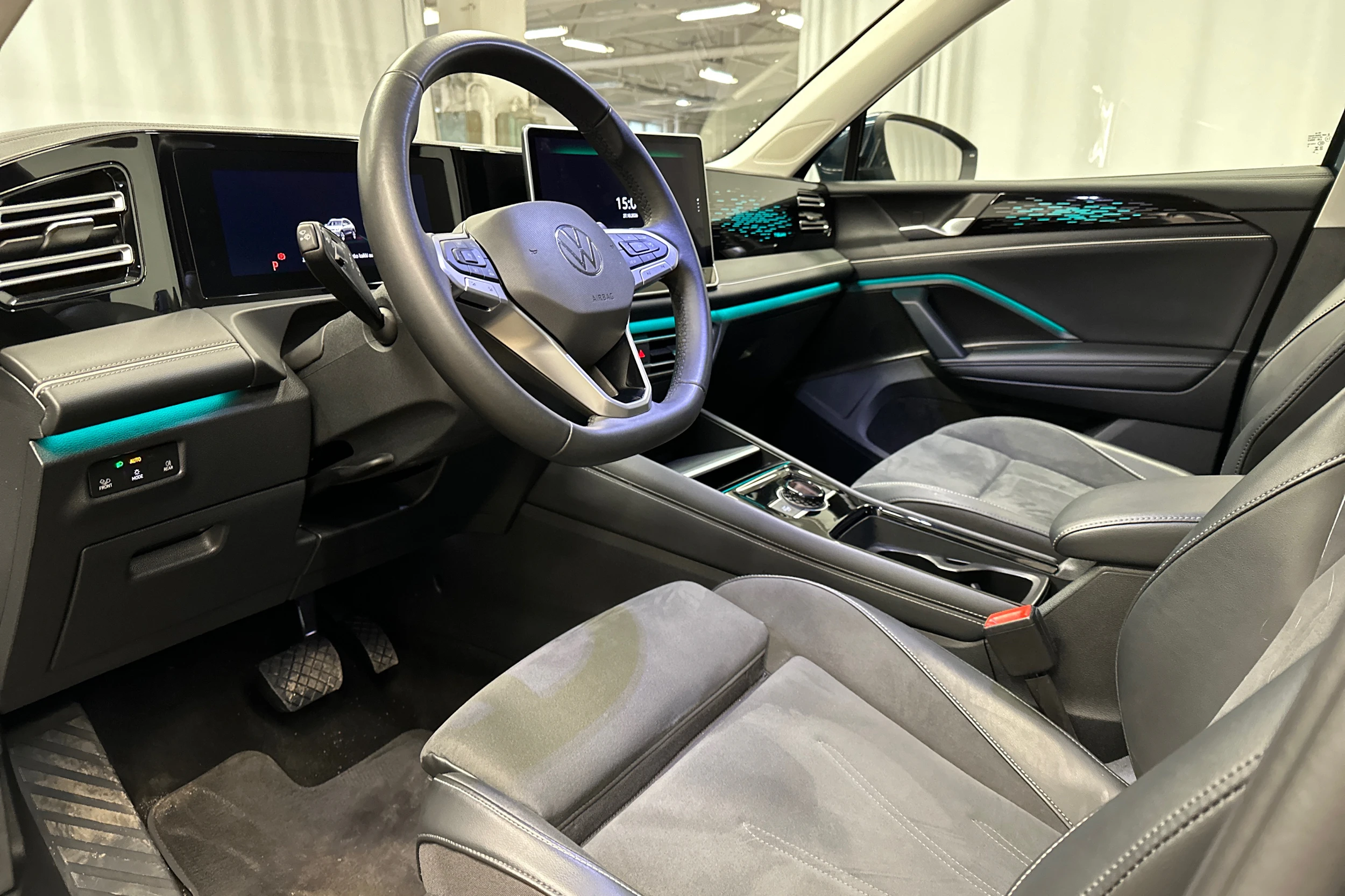 sininen Volkswagen Tiguan 2025 kuva 21.