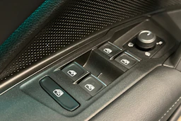 sininen Volkswagen Tiguan 2025 kuva 22.
