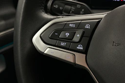 sininen Volkswagen Tiguan 2025 kuva 25.