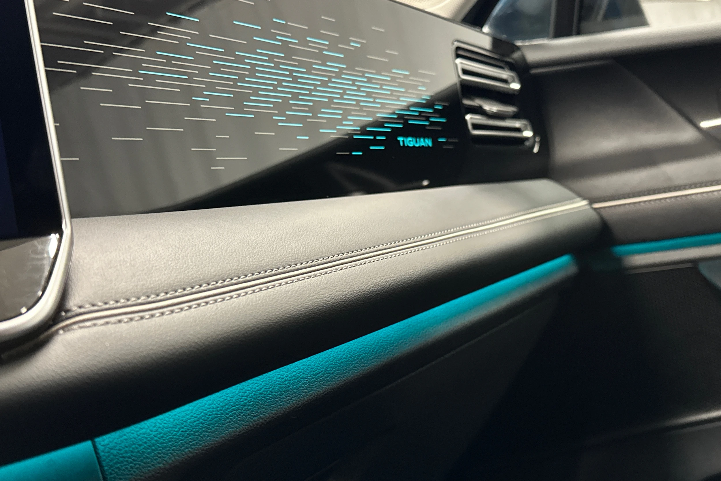 sininen Volkswagen Tiguan 2025 kuva 38.