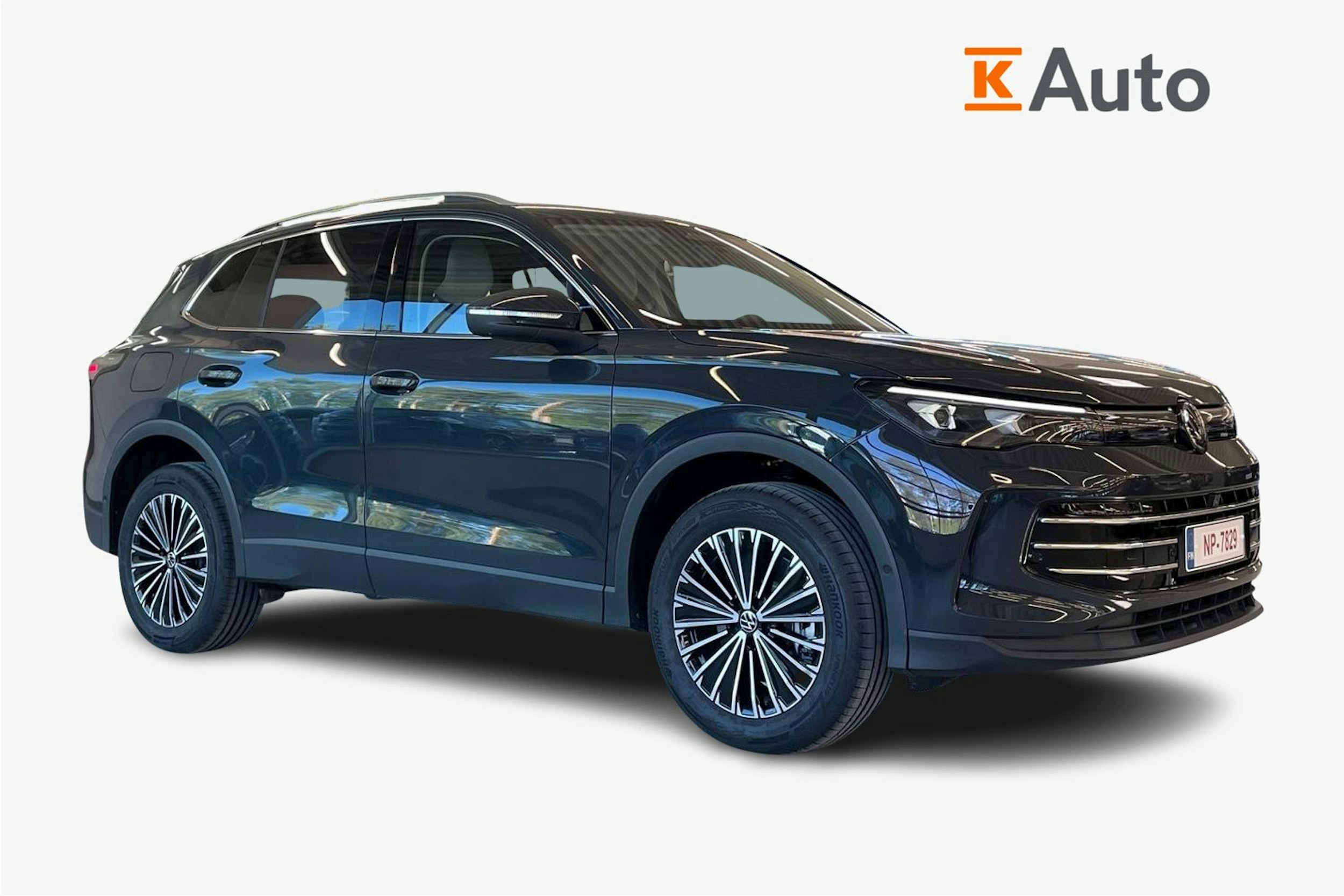 oranssi Volkswagen Tiguan 2025 kuva 1.