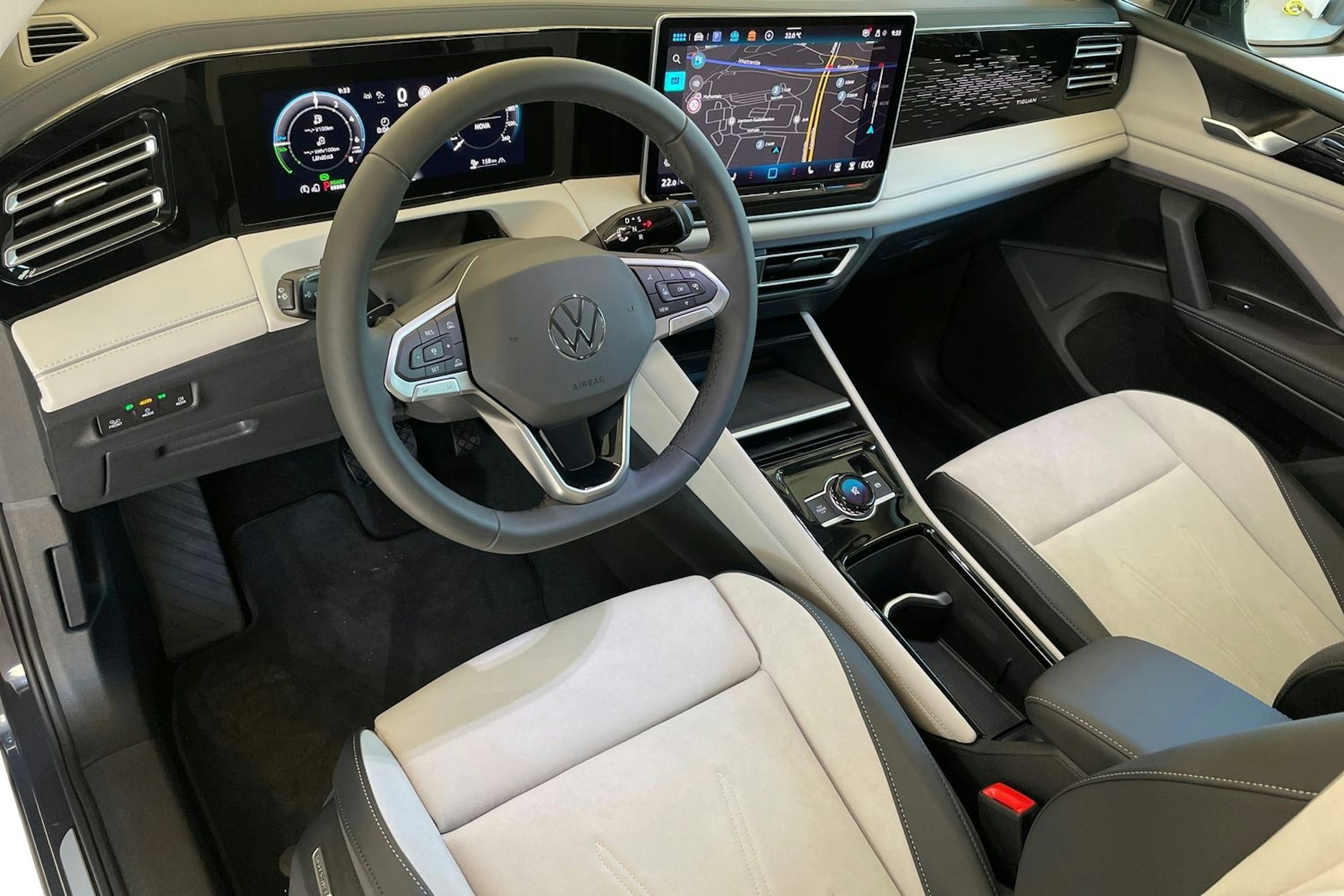 oranssi Volkswagen Tiguan 2025 kuva 6.