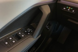 oranssi Volkswagen Tiguan 2025 kuva 14.