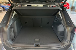 oranssi Volkswagen Tiguan 2025 kuva 25.