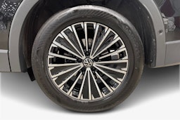 musta Volkswagen Tiguan 2025 kuva 11.