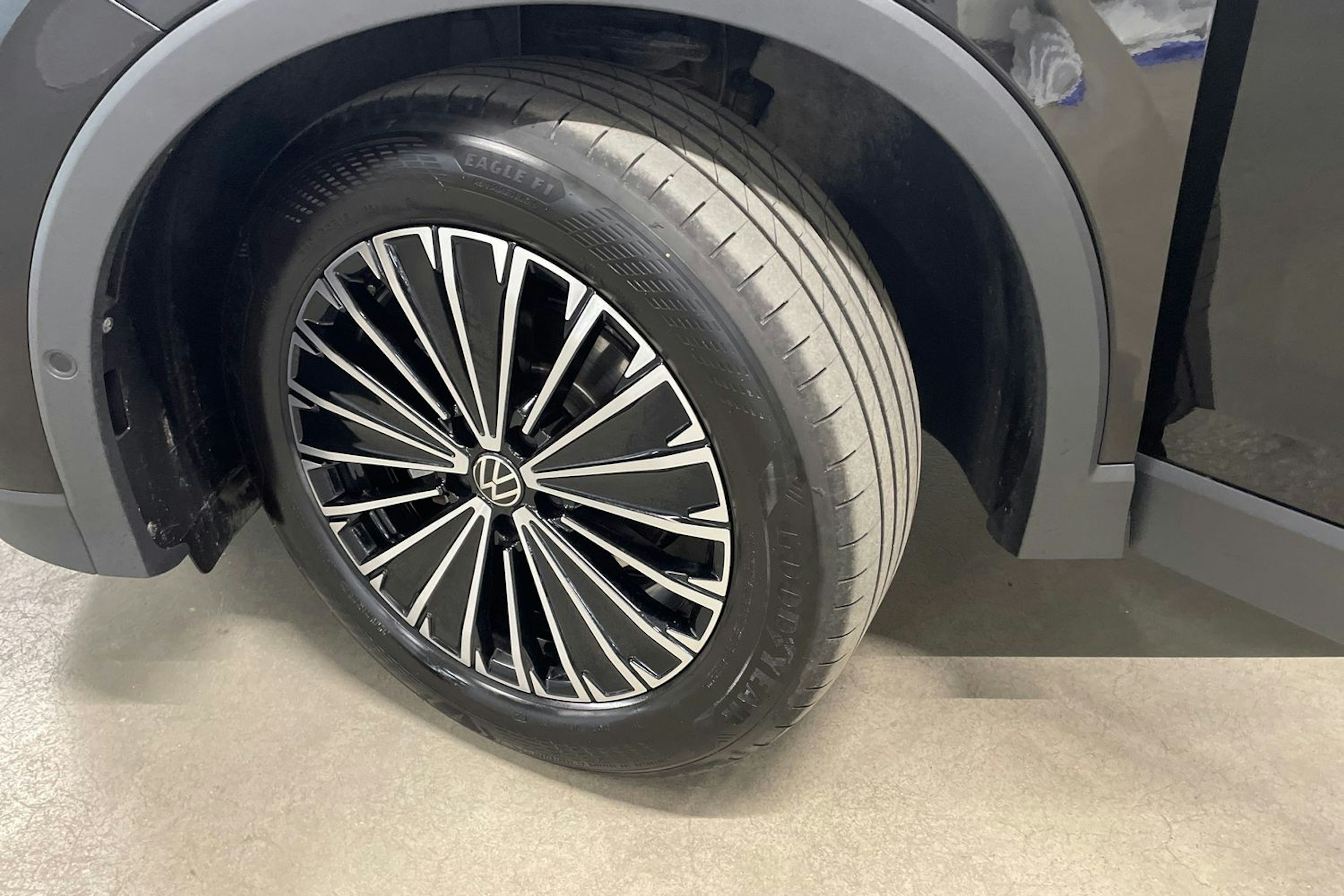 musta Volkswagen Tiguan 2025 kuva 13.