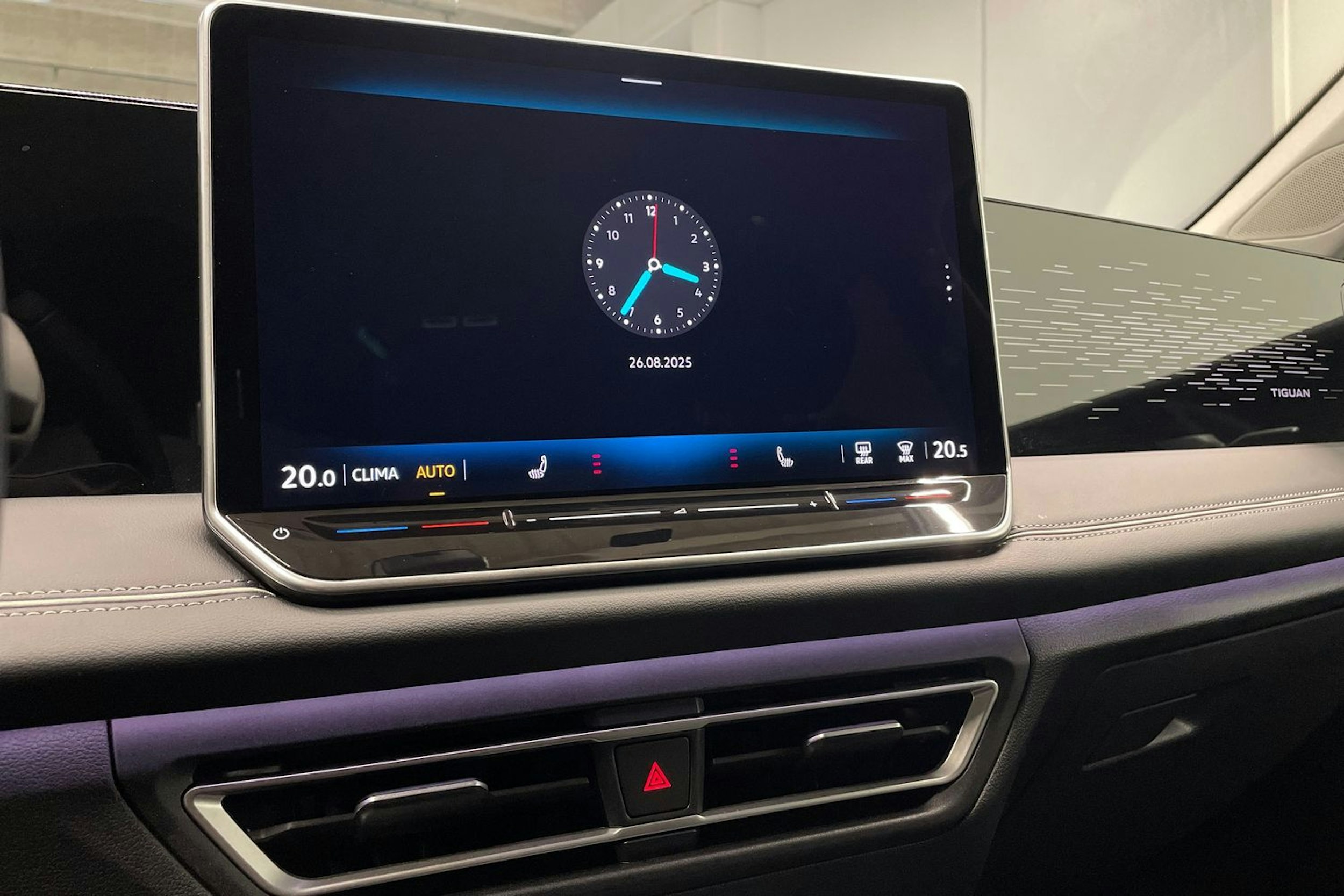 musta Volkswagen Tiguan 2025 kuva 16.