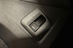 musta Volkswagen Tiguan 2025 kuva 22.