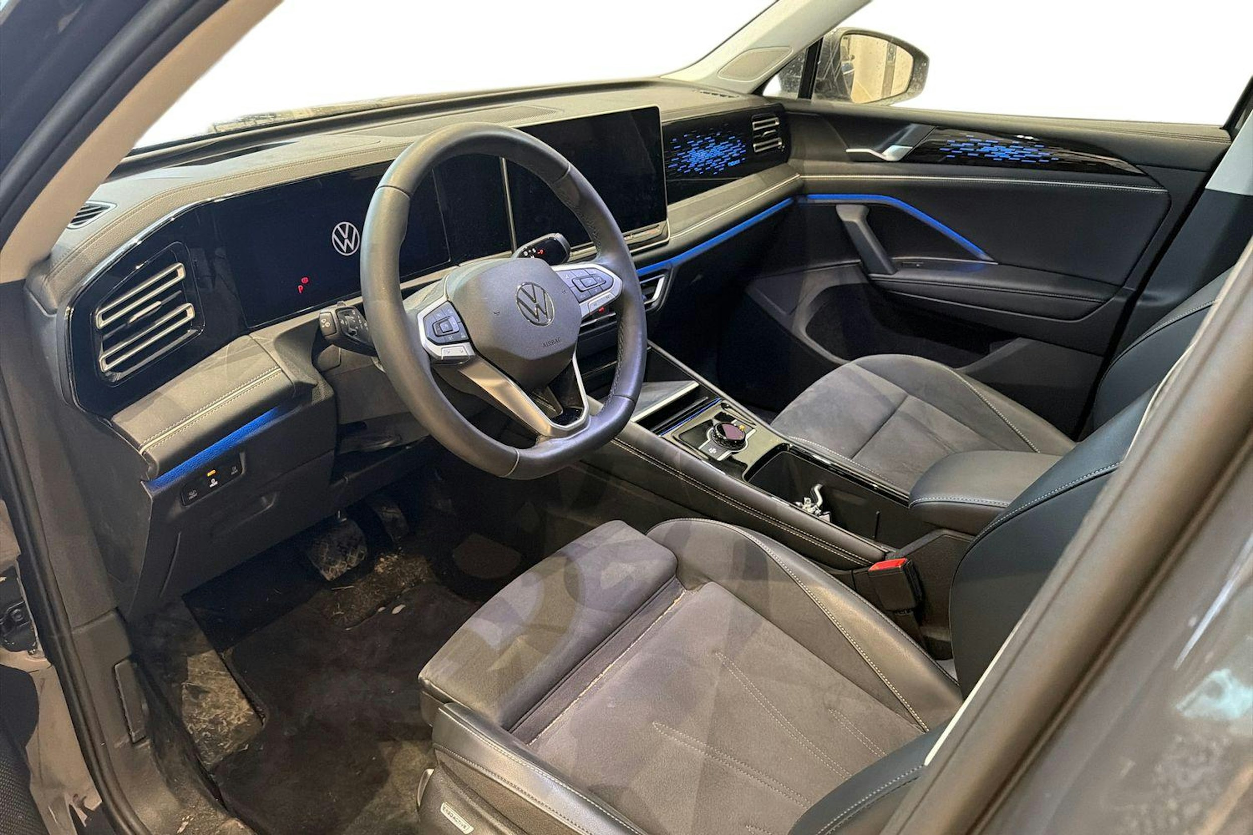 oranssi Volkswagen Tiguan 2025 kuva 3.