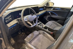 oranssi Volkswagen Tiguan 2025 kuva 3.