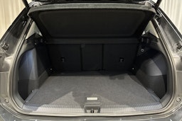 oranssi Volkswagen Tiguan 2025 kuva 15.