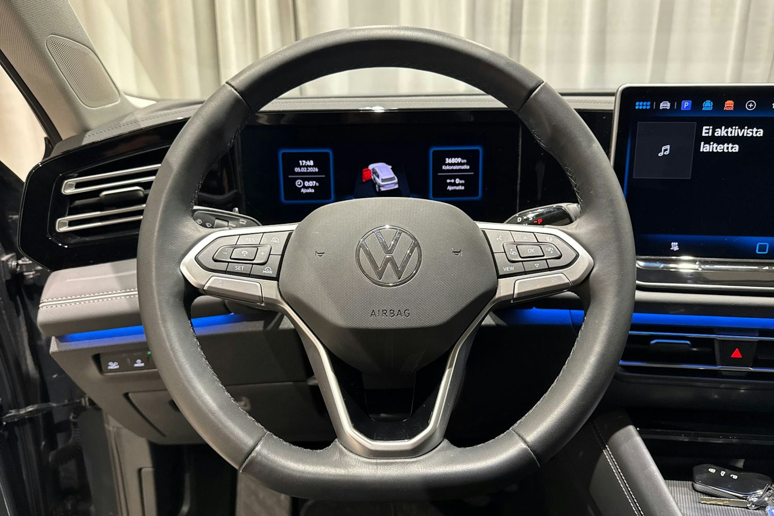 oranssi Volkswagen Tiguan 2025 kuva 19.