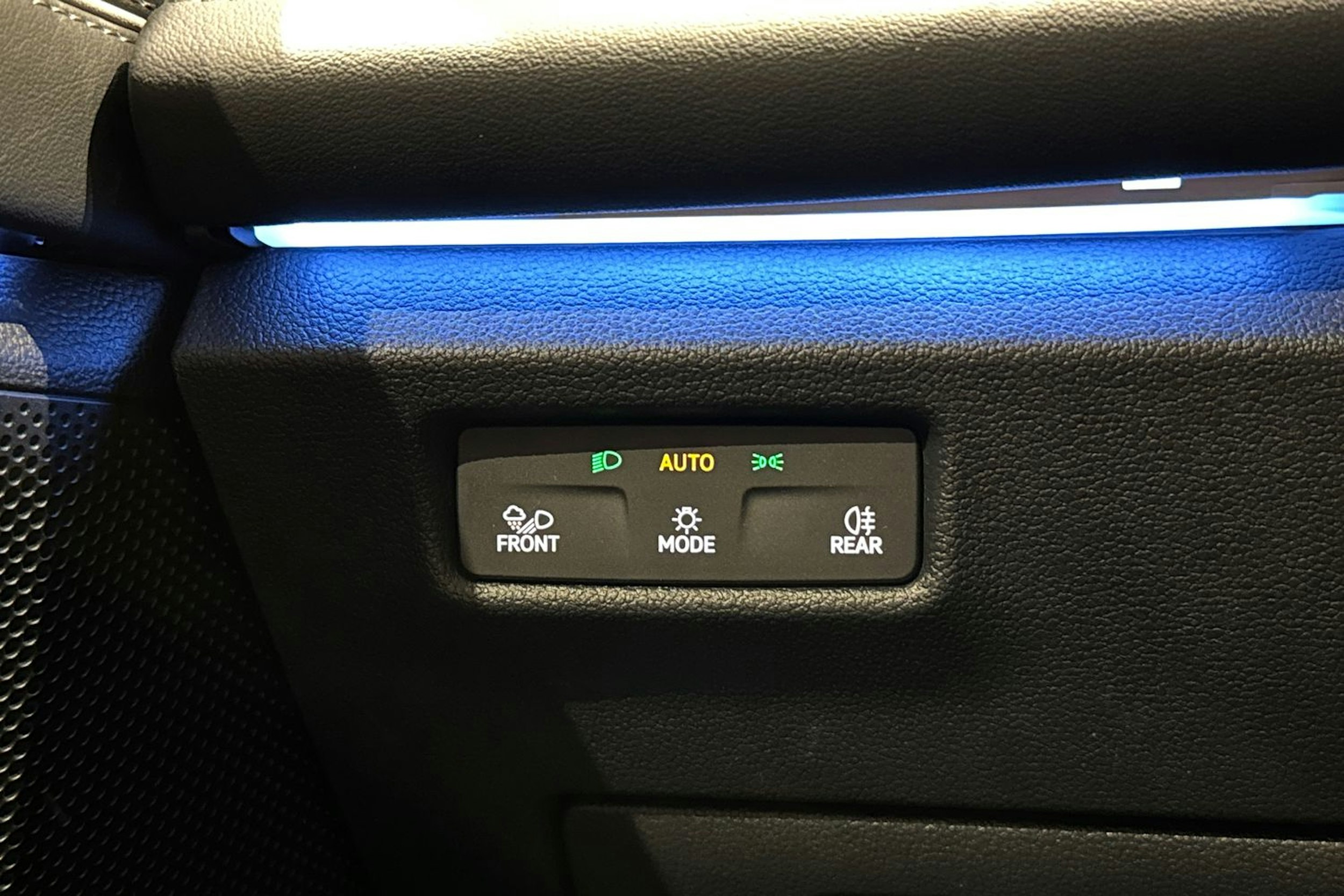 oranssi Volkswagen Tiguan 2025 kuva 20.