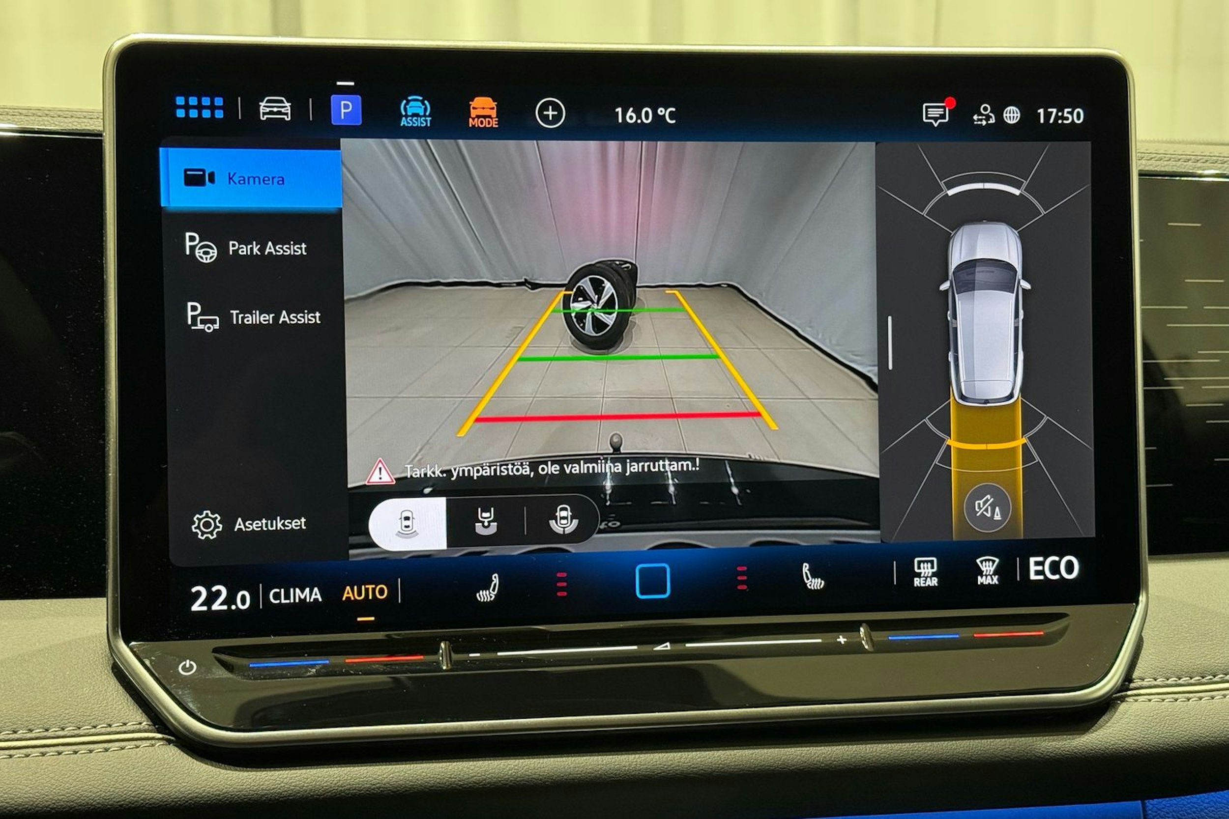 oranssi Volkswagen Tiguan 2025 kuva 23.