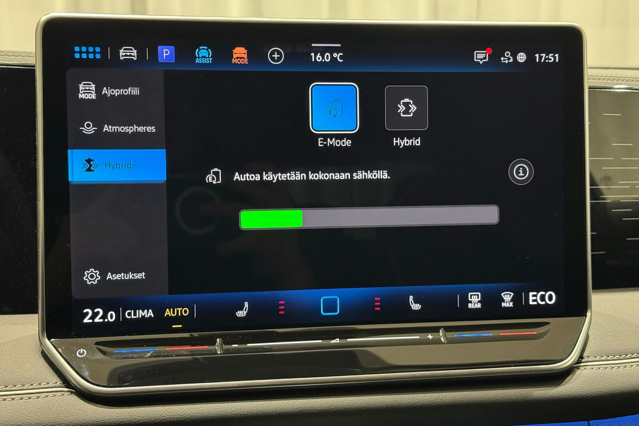 oranssi Volkswagen Tiguan 2025 kuva 30.