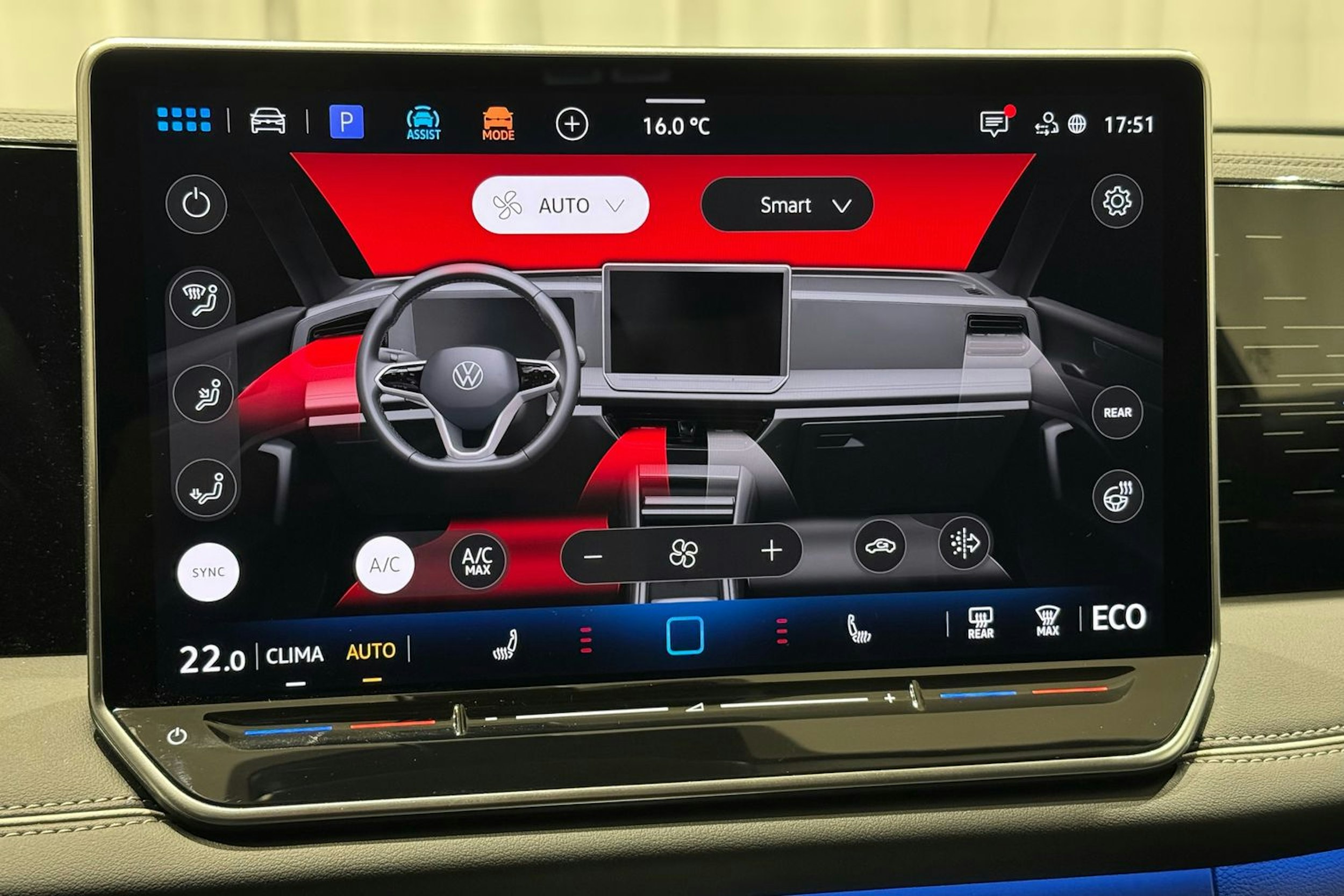 oranssi Volkswagen Tiguan 2025 kuva 32.