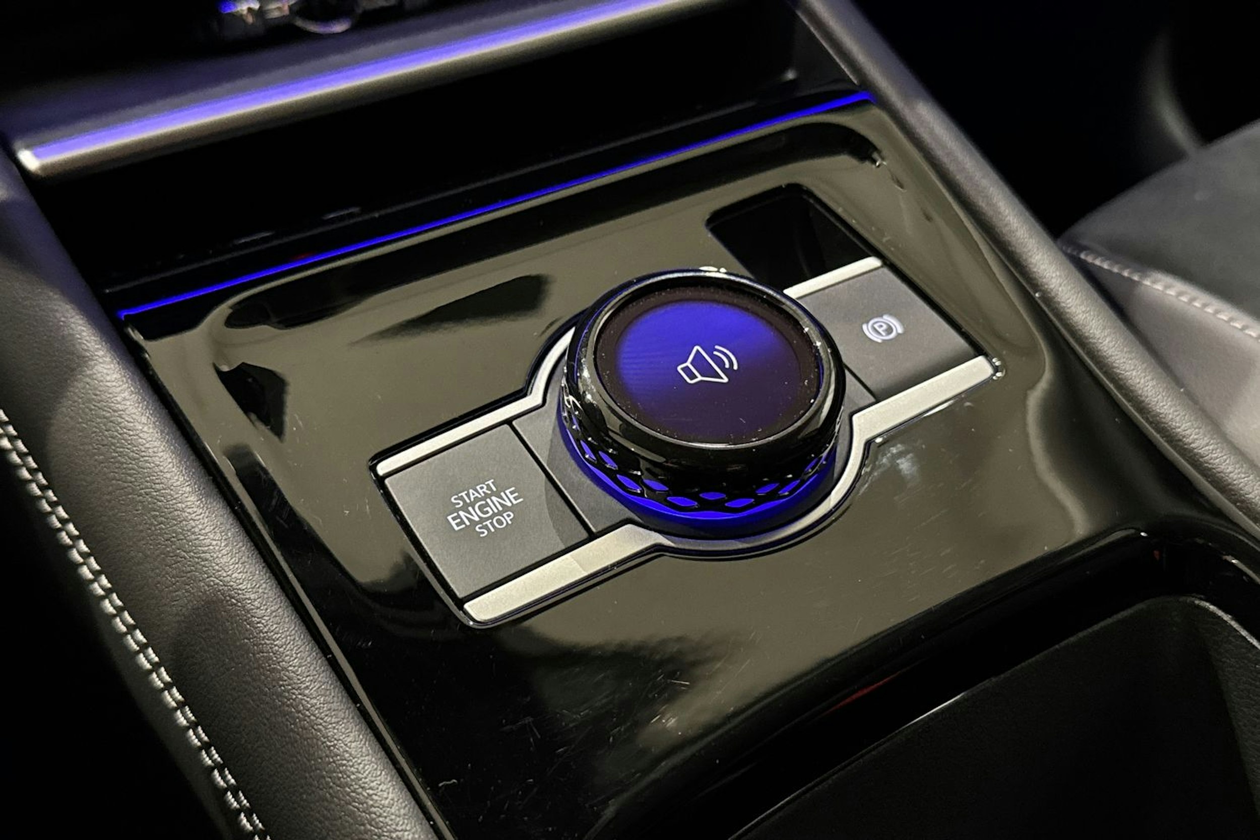 oranssi Volkswagen Tiguan 2025 kuva 34.