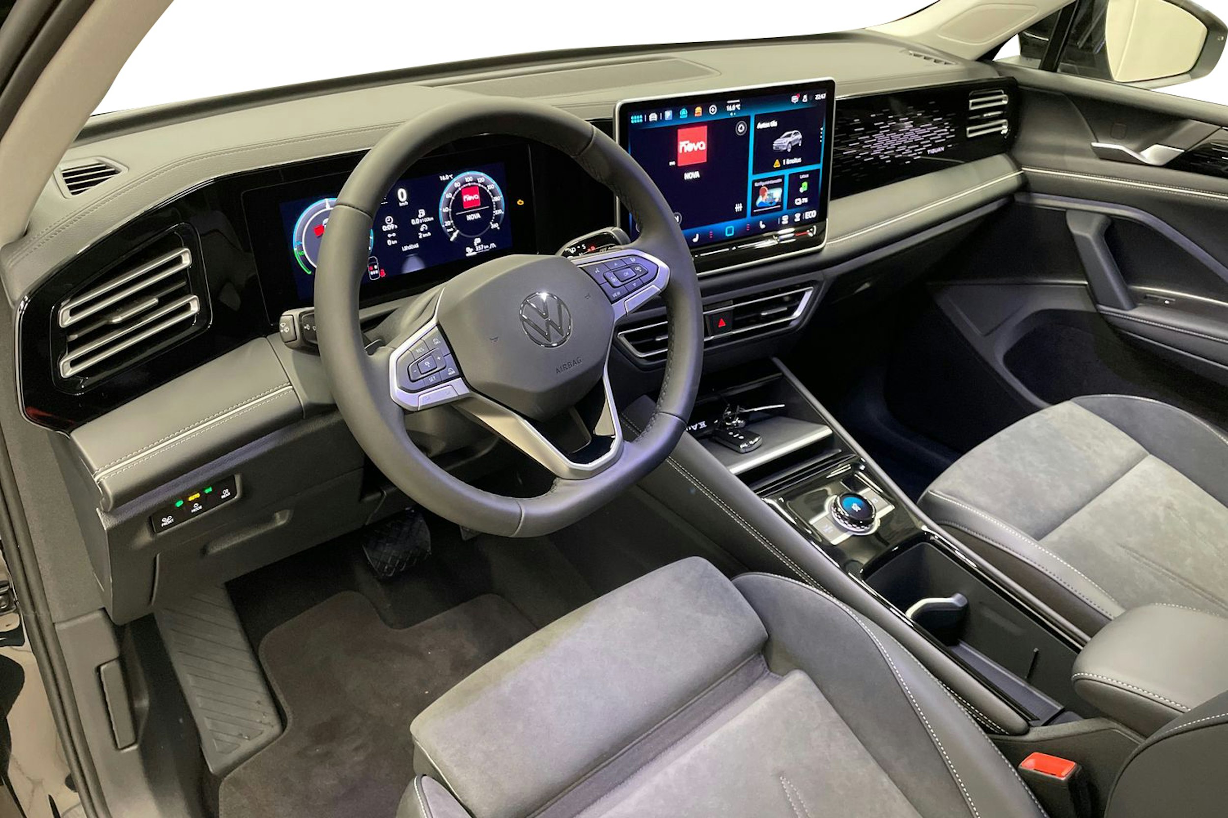 musta Volkswagen Tiguan 2025 kuva 6.