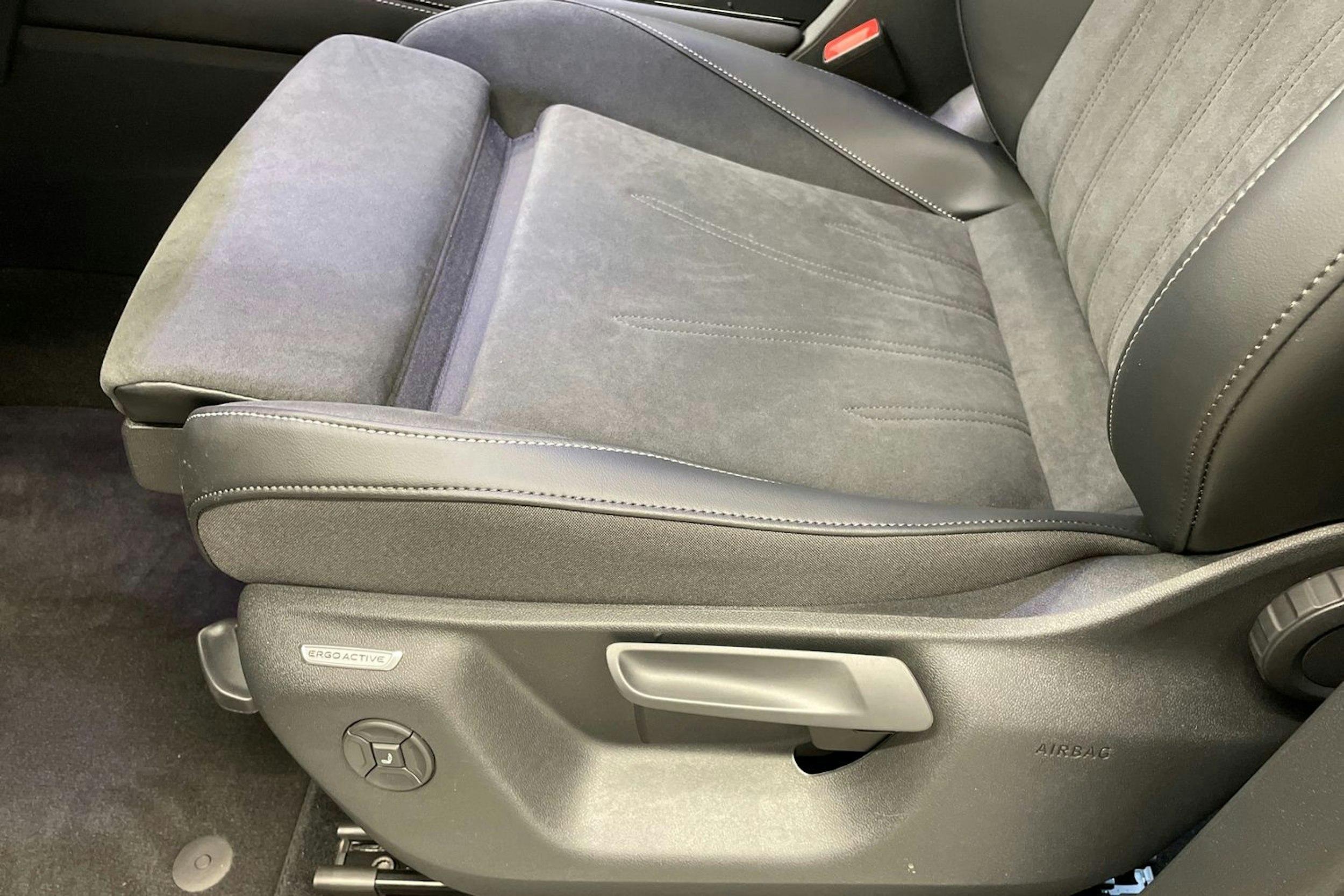 musta Volkswagen Tiguan 2025 kuva 11.