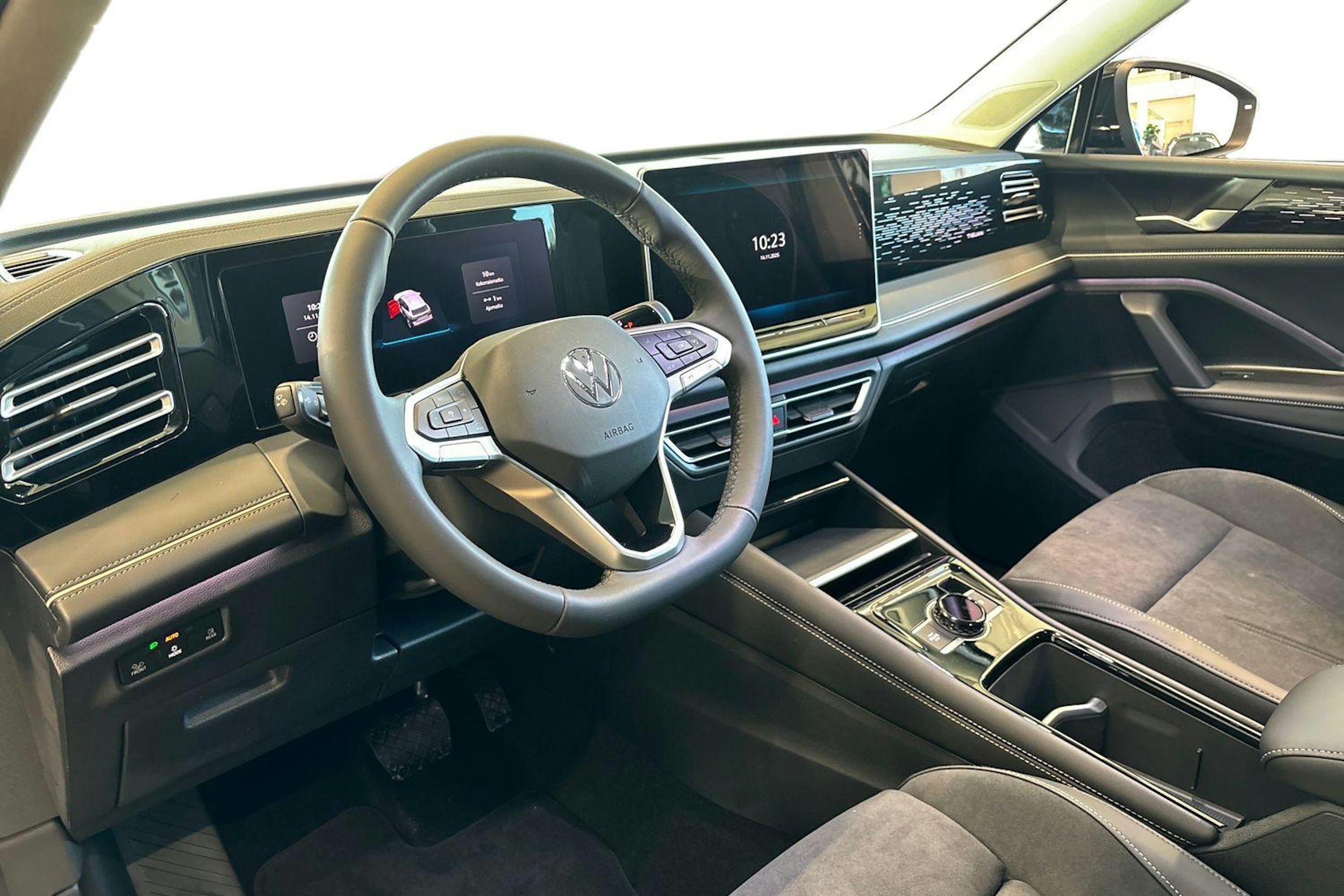 musta Volkswagen Tiguan 2026 kuva 6.