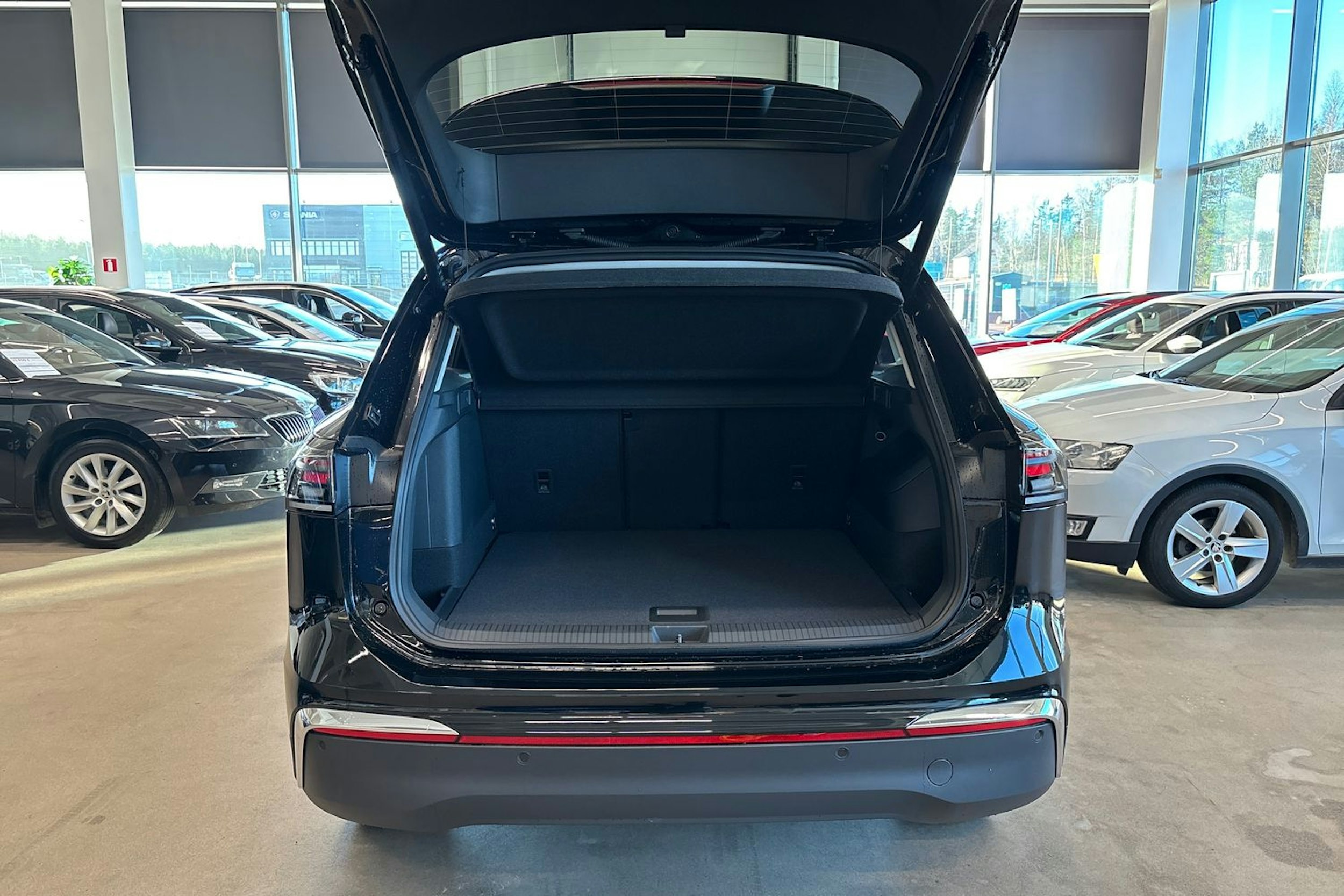 musta Volkswagen Tiguan 2026 kuva 11.