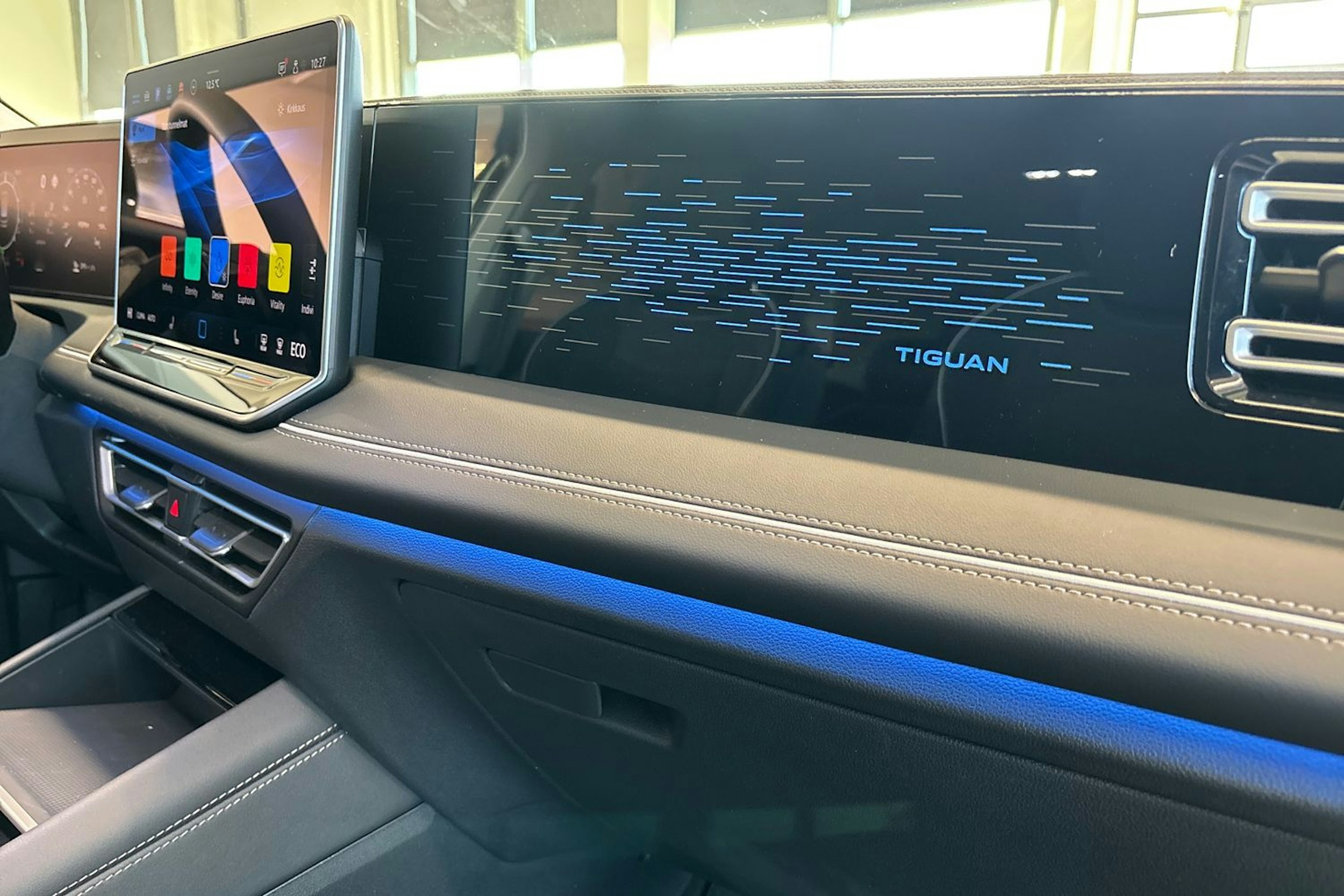 musta Volkswagen Tiguan 2026 kuva 12.