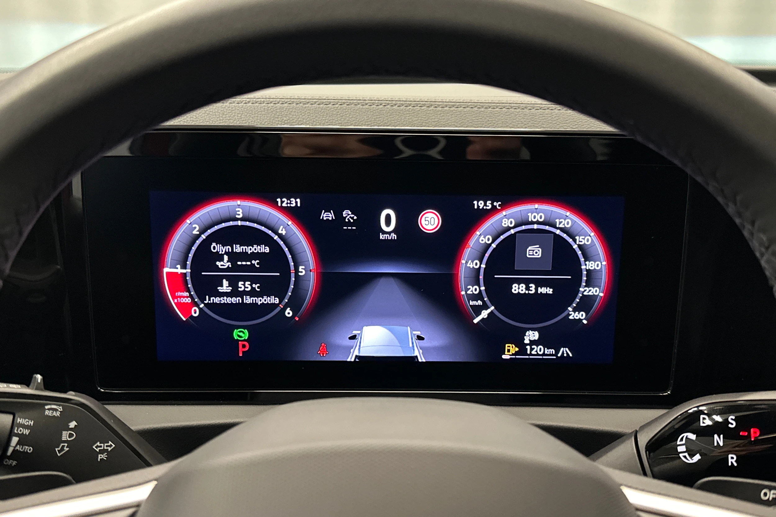 oranssi Volkswagen Tiguan 2025 kuva 14.