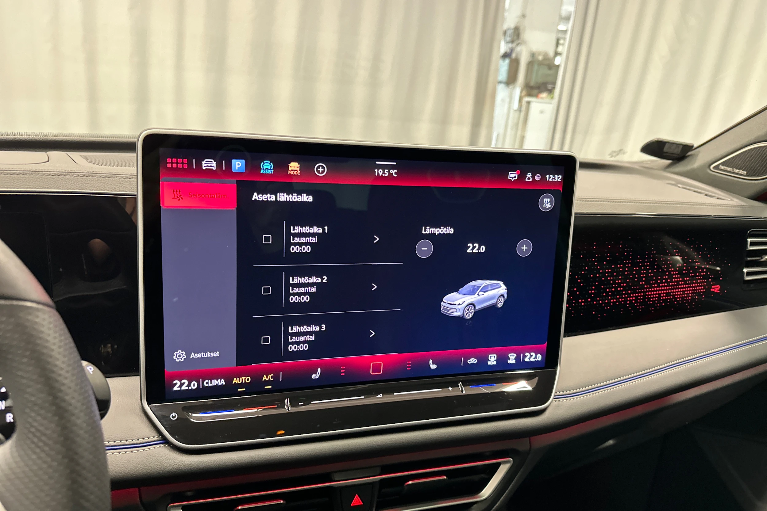 oranssi Volkswagen Tiguan 2025 kuva 21.
