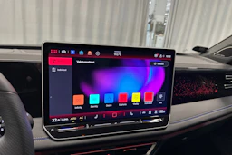 oranssi Volkswagen Tiguan 2025 kuva 23.