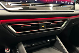 oranssi Volkswagen Tiguan 2025 kuva 27.