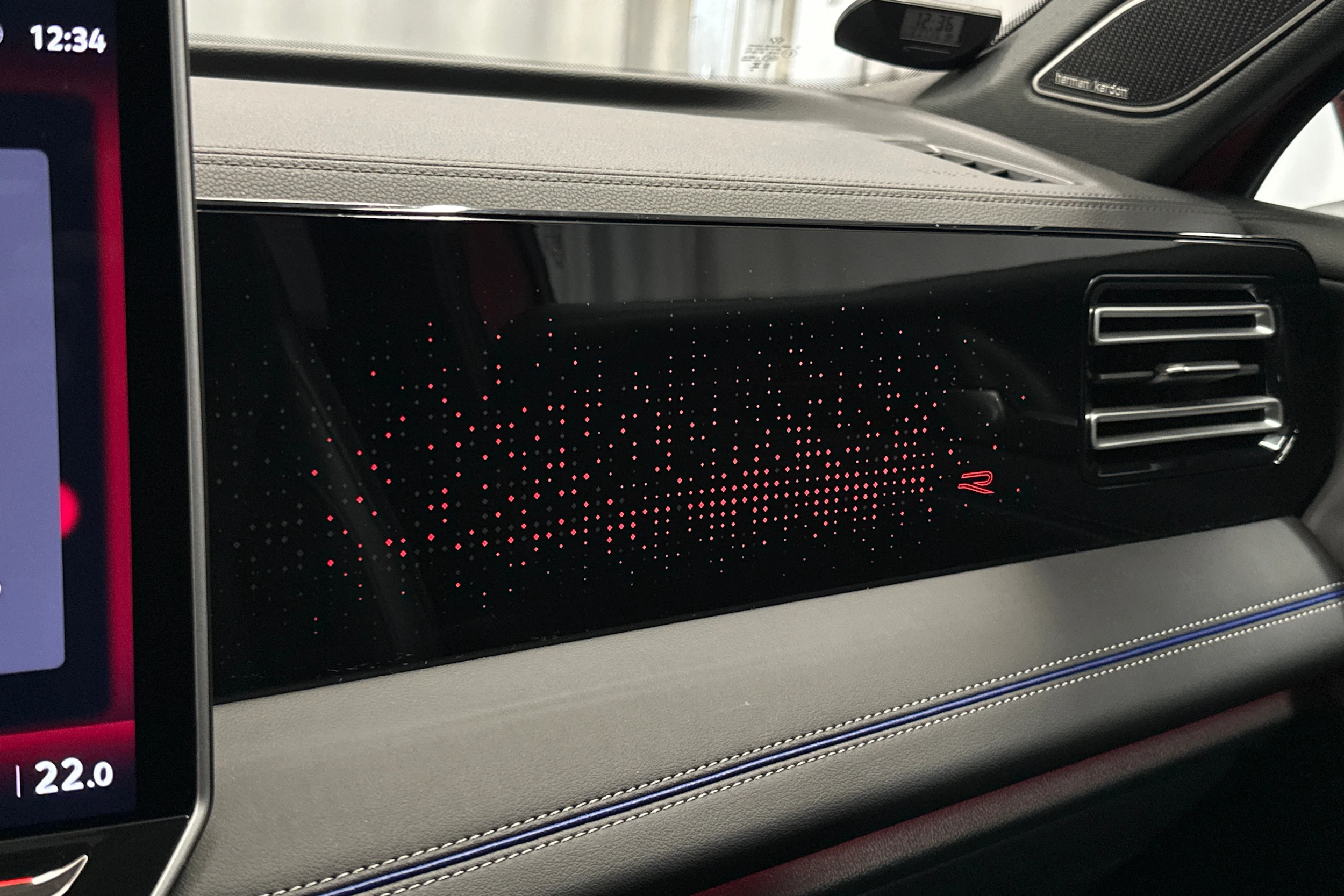 oranssi Volkswagen Tiguan 2025 kuva 29.