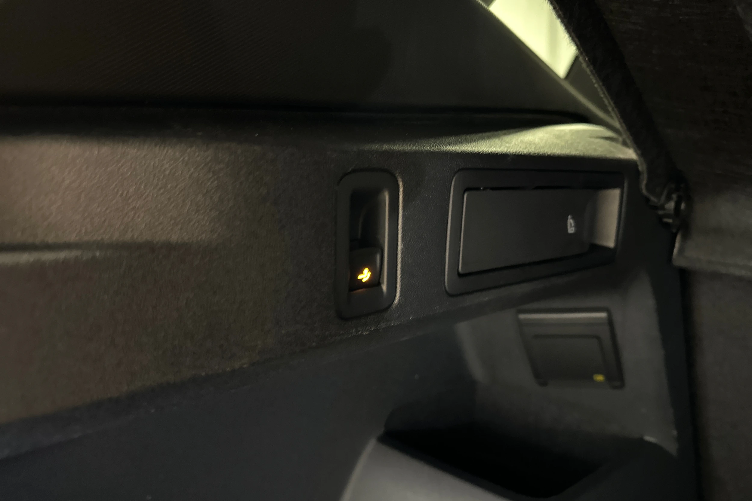 oranssi Volkswagen Tiguan 2025 kuva 39.