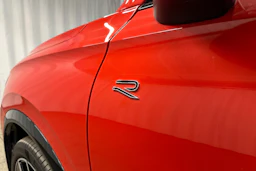 oranssi Volkswagen Tiguan 2025 kuva 42.