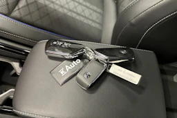 oranssi Volkswagen Tiguan 2025 kuva 43.