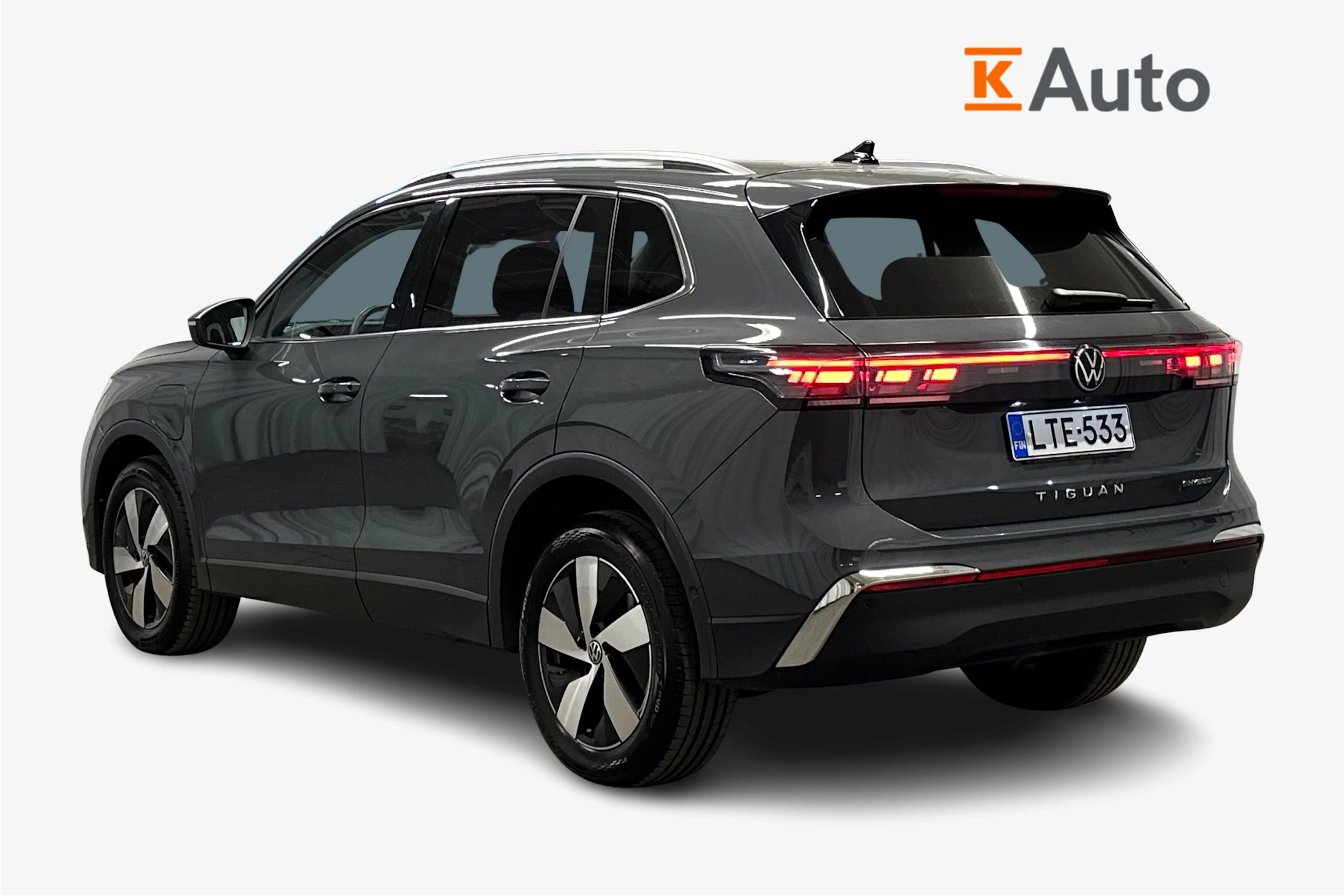 harmaa Volkswagen Tiguan 2025 kuva 2.