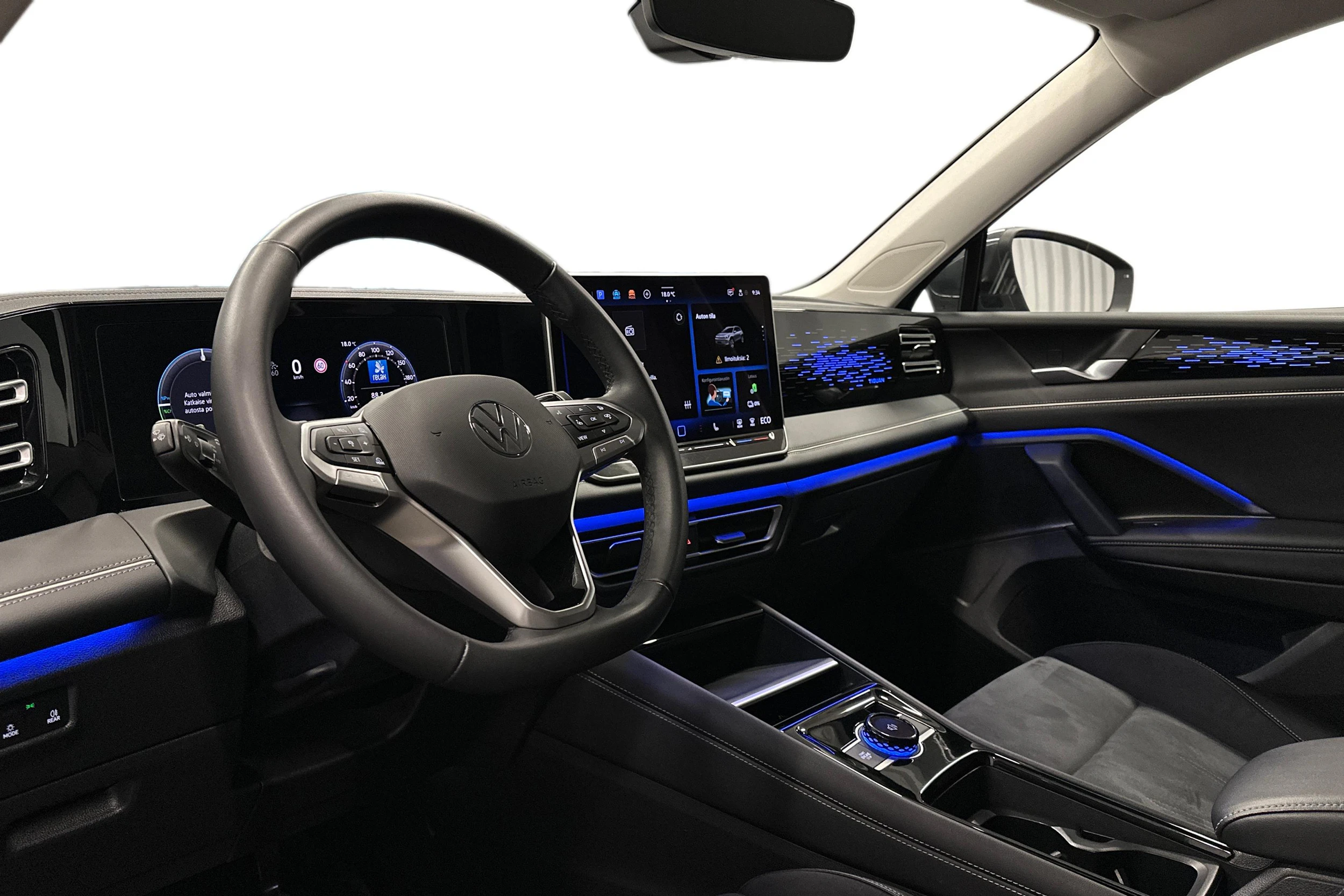 harmaa Volkswagen Tiguan 2025 kuva 6.