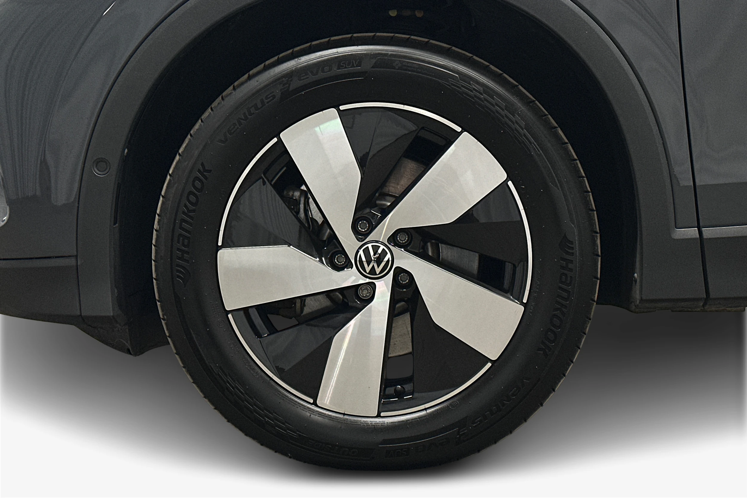 harmaa Volkswagen Tiguan 2025 kuva 9.