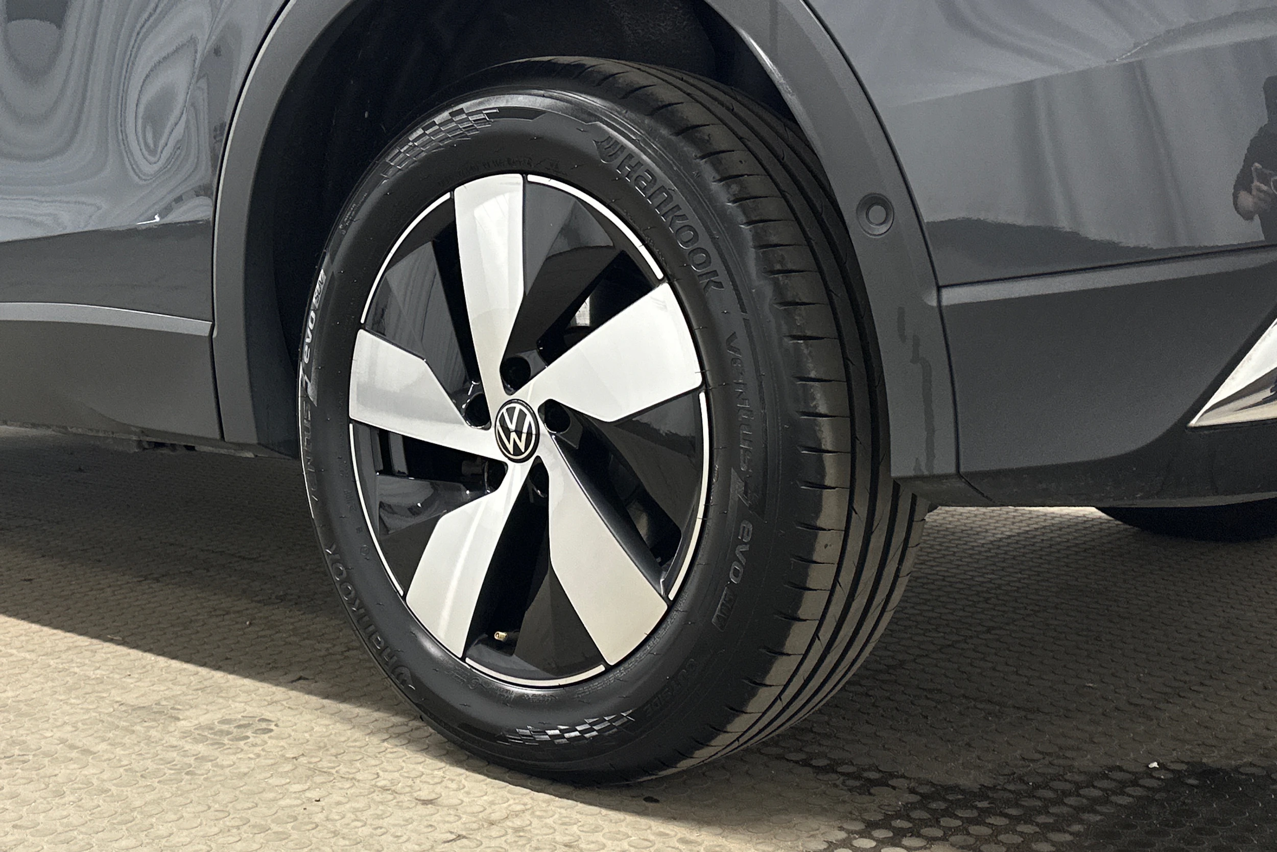 harmaa Volkswagen Tiguan 2025 kuva 10.
